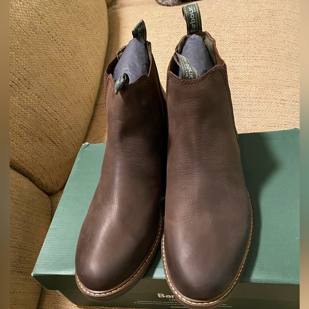 Brand new with tags Men’s Barbour Farsley Leather Chelsea Boots US 11 UK 10